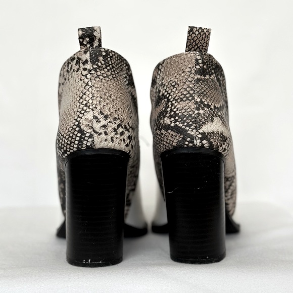 Qupid | Black and White Snakeskin Booties | Size: 9 - Picture 8 of 11